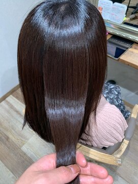 クラッチムク 博多口(CLUTCH muk.) 大人可愛い小顔美髪ツヤ髪艶感シンプルストレートA3