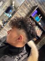 ミリオンバックス 御徒町店(Million Backs)&nbsp;スペインカール/スキンフェード/前下がり<理容室>[メンズ/御徒町