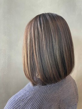 エスケープ トゥ ボナ(ESCAPE to bona.) 髪質改善カラー×ハイライト ミディアムボブ