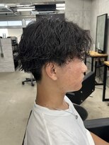 フイ 新宿3丁目(Hui)&nbsp;フェザーパーマ/グレーブルーカラー/刈り上げショートパンク