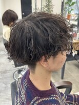 フイ 新宿3丁目(Hui)&nbsp;フェザーパーマグレーブルーカラー刈り上げショートパンク