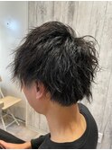 ラフな動きで大人の余裕を◎　無造作パーマ