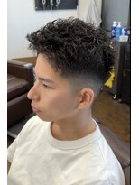 バタクラン(BATACLAN)&nbsp;ピンパーマ/フェード/フェザーアップ/バーバー/眉毛/メンズ