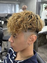 ニコ トウキョウ ロジック(nico TOKYO Logic)&nbsp;スペインカール/スキンフェード/フェードカット/メンズ