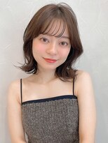 アグノス 青山(Agnos)&nbsp;大人ガーリーダークアッシュミディアムレイヤーカット小顔