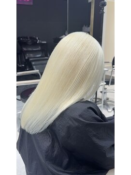 ワンズミラー 原宿(ONE'S MIRROR) ホワイトブロンド