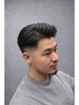 ワンワンオー バーバーショップ 長浜店(@110 BARBER SHOP) フェード×アップバングで魅せるビジネススタイル