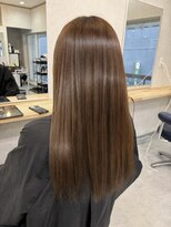 イサ(ISA.) 明るめアッシュブラウン