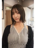 シー(thee) レイヤーボブ×オリーブグレージュ