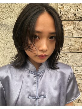 トレス(TRESS) センターパートミディーウルフ