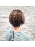ナチュラルな佇まいの美シルエットのショート