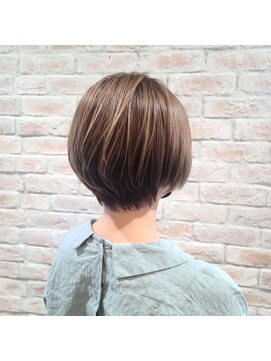 サンクチュアリー 千里山(Sanctuary) ナチュラルな佇まいの美シルエットのショート