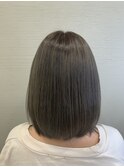 シルバーグレージュボブ