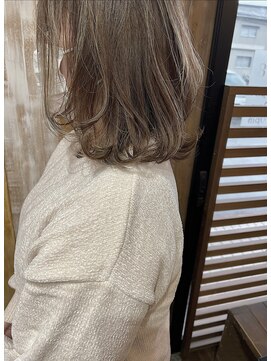 バンビ プライベート サロン(Bambi private salon) ハイライトベージュ*グレージュ*ミディアムレイヤー*Bambi松平愛