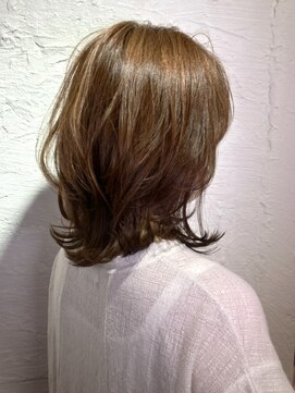 スクエアウーノ 博多(SQUARE*UNO HAKATA) 外ハネミディ くびれレイヤー チョコレートカラー