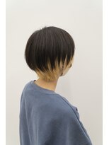 ビーヒアナウ N゜03 金沢駅西店(BE HERE NOW) ２トーンカラーショートレイヤーボブ