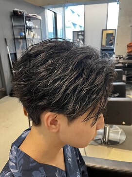 リベルテ グリット(Liberte Grit) 前下がりマッシュ×ソフトツイスパ