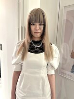 シータ(sheta)&nbsp;【表参道sheta小林】ハイトーンカラーぱっつん前髪