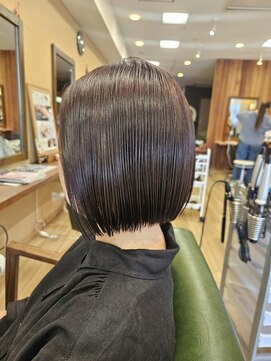 グリーンズ(Greens) 切りっぱなしボブ　『ノフ』トリートメントストレート