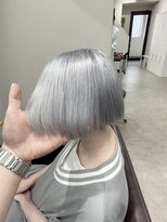 ユウル 横浜(juhl.)&nbsp;ホワイトブロンドシルバーカラーブリーチダブルカラー横浜横浜駅