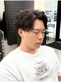 ツイストスパイラル　センターパート　緩め　黒髪