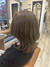 クラス リノ(CLASS lino) ミディアムレイヤー×艶感ベージュカラー★