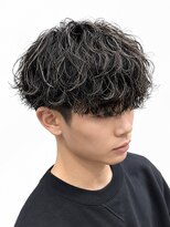 ノイセルヘアー(Noisyle Men's hair) リバースセンターパート/ニュアンスパーマ/ダウンバング/MEN'S