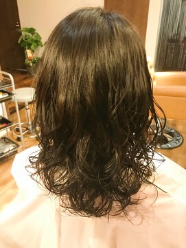 サロン ココ(SaLON COCO) ロングウェーブスタイル バック