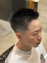 フランクスバーバー アンド ビアークラブ(FRANK'S BARBER and BEER CLUB)&nbsp;ショートレイヤフェードかき上げワイルドアップバング