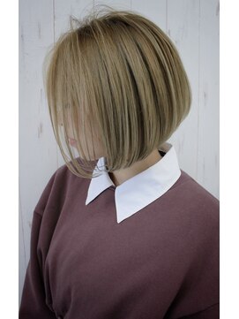 パコ(Paco) ラインの綺麗なブツボブ♪前下がり☆カジュアルクール☆【side】