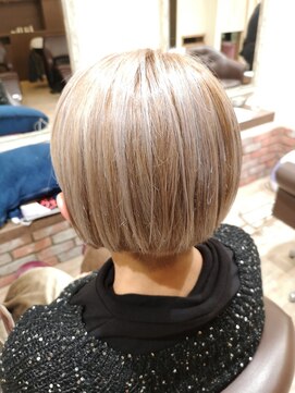 ルシードスタイル クリザンテーム 白髪ぼかしハイライト×ハイトーンカラー