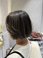 グラデーションカラー×ボブ