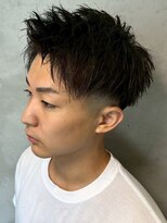 ディスイズバーバーサード(THIS IS BARBER 3rd)&nbsp;束感ショート 黒髪 刈り上げ スキンフェード 20代 30代