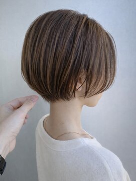 エアー 青山(AIR) 前髪あり耳掛け丸みくびれショートボブ20代30代40代50代