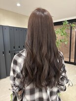 クララ ヒロシマ(CLALA Hiroshima) 春の柔らかなカーキベージュ