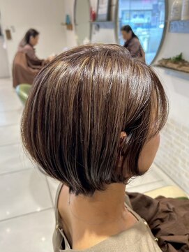 アース モード 新小岩店(EARTH/M) 丸みショート×ハイライト