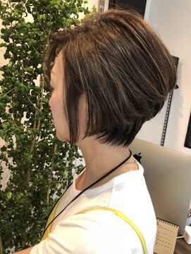 ヘアーワークスヴィクサス(HAIR WORKS VIXUS) 大人ハイライトカラーショート