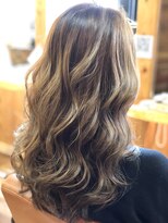 ララテラス(LaLa Terrace)&nbsp;ハイグレージュ×大人かわいい外国人風ヴェールウェーブ