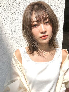 リタ(Lita) カジュアルレイヤー　天使の羽バング　切りっぱなし外ハネ