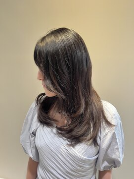 アンチェ(Anche) ロングのローレイヤースタイル