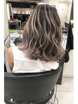 リア 大阪梅田(Ria)&nbsp;～バレイヤージュ外国人風カラー～【Ria 大阪 梅田】