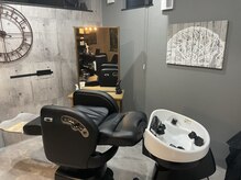 ソイルヘアサロン(Soil hair salon)の雰囲気（一度着席すると移動なし）