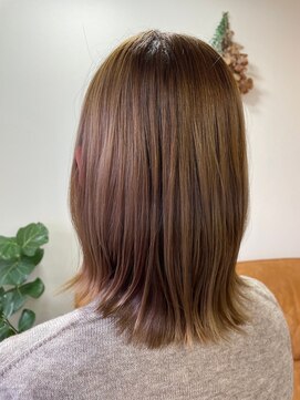 エルフゥ(Elle fou) ミルクティーベージュ　外ハネ