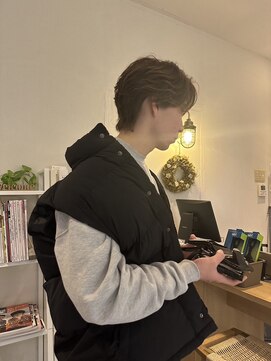 ヘアデザイン ジル(Jill) センターパートウルフ