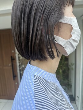 インビテーション(invitation) ミニボブ・ハイライト・グレージュ