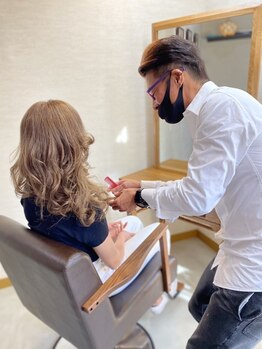 ワンデイ(One day)の写真/美容師歴20年以上だからこそ成せる技術力と信頼感。知識も豊富だからアドバイスも説得力が違う…