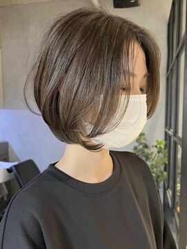 エリマ 横浜西口(elima) 横浜西口白髪ぼかしハンサムショートボブベージュアッシュ30代