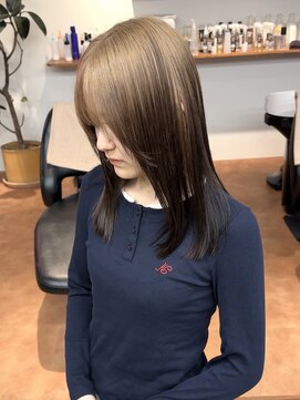 ヤーン(yarn.) ベージュ×ブラウンルーツカラー【赤堀友哉】