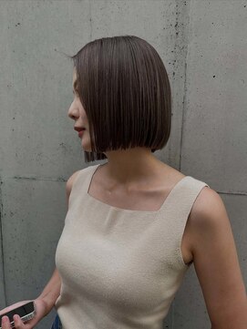 ユノ(juno) 柔らかベージュのダブルカラーボブ