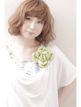 エム(em) ~ ハネ感を散りばめたうねりと透け感を感じるボブ ~